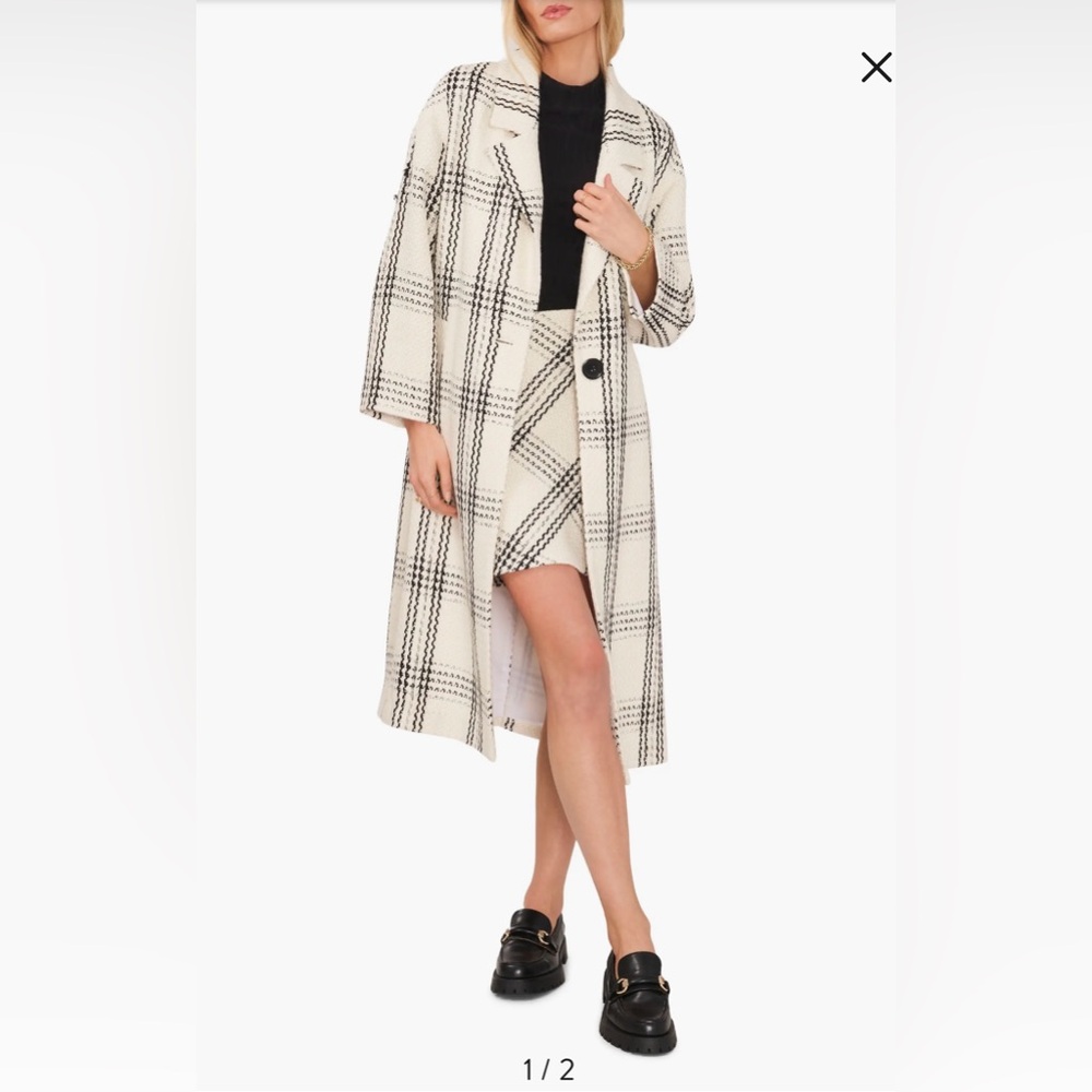 Stylish Black and White Plaid Women's Coat
